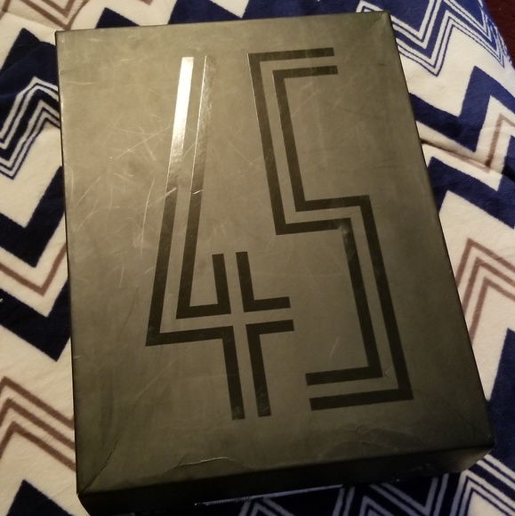 Jordans 11 space jams size 10.5 - Picture 6 of 7